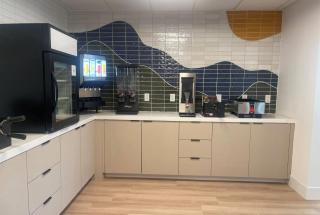 La Quinta Inn & Suites by Wyndham Kelowna BC - 7