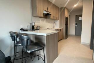 La Quinta Inn & Suites by Wyndham Kelowna BC - 2