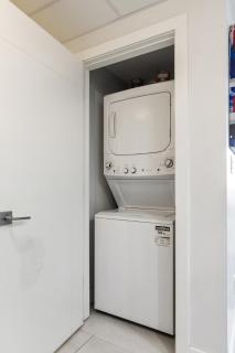 Stylish & Romantic Riverside Stay in Downtown - 3