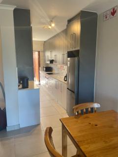 Gleneagle Townhouse -Summerstrand - 8