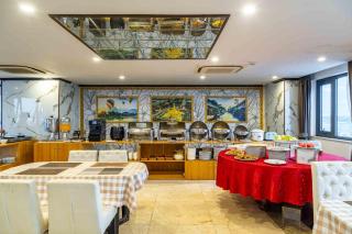 Aaron Riverview Hotel - 5