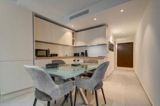 Modern 1BR Apartment with pool access in St Julians - 3