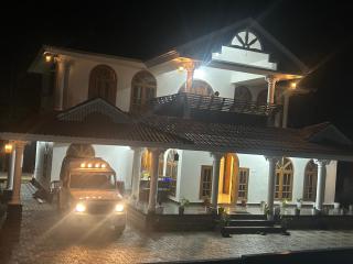 Grand Sapphire Resorts & Travels - Munnar - 3