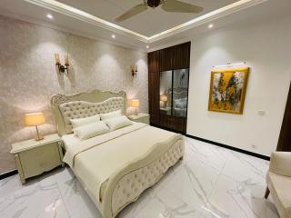 Luxurious House 2BHK Phase 5 DHA - 7