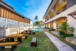 Chernin Apartment Suites - 4