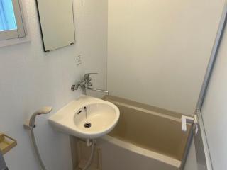 トーマス安里 - 3