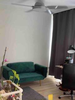 Cozy, green studio with a balcony in Berlin - 0