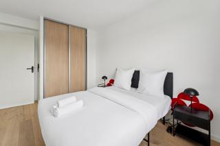 Chic house with a master suite, parking, terrace, and garden - 6