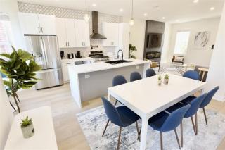 Pristine Petworth Family Home w Street Parking - 0