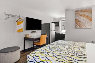 Suburban Studios Orange Park - Jacksonville near Naval Air Station - 0