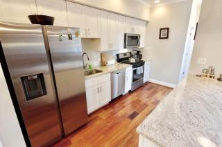 Pretty in Petworth-Walkable to Metro & Restaurants - 8