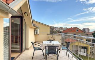 Beautiful Apartment In Novi Vinodolski With Wifi - 3
