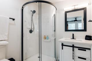 New Golden Girls Home at Downtown, 6th Street - 5