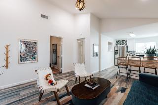 New Golden Girls Home at Downtown, 6th Street - 2