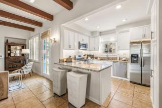 L44 Luxurious 2 Story Townhome - Newly Remodeled! condo - 6