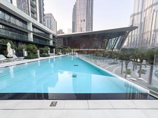 Luxury Grande Signature Apartment in Dubai Downtown Steps to Dubai Mall and Burj Khalifa with Stunning Pool View by La Brisa Dubai - 6