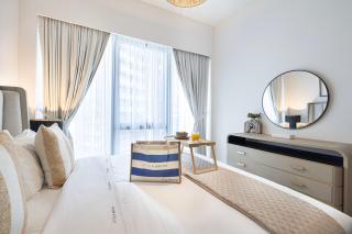 Luxury Grande Signature Apartment in Dubai Downtown Steps to Dubai Mall and Burj Khalifa with Stunning Pool View by La Brisa Dubai - 7
