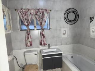 La Bushka Guest House - 1