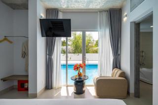 The Up Hotel Phu Quoc Island - The Poolside Escape - 2