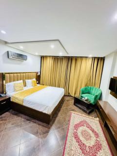 Bling International Hotel Multan - 8