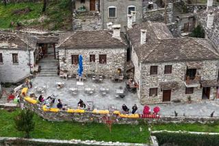 Ikojenia Traditional Lodge - 9