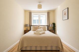 lmpressive 2 bed flat in wembley - 8