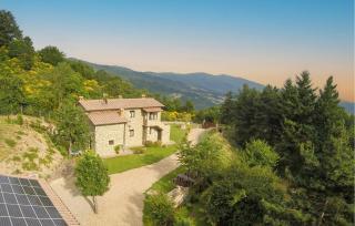 3 Bedroom Awesome Home In Poppi - 1