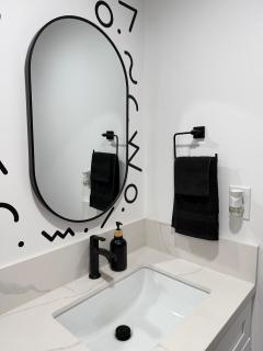 Vibey Retro Room in a Shared Space - 8