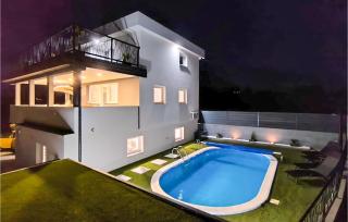 Beautiful Home In Poredje With Sauna - 0