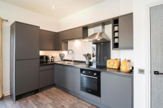 Dockside Apt, Quay Views, City Vibes - 2