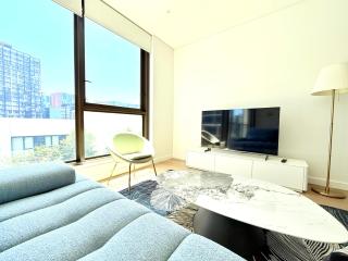 Sydney City High Level Amazing 2 Bedroom 2 bathroom Condo with Pool - 6