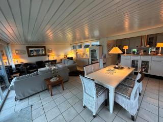 Holiday Home With Seaview And Private Beach - 9