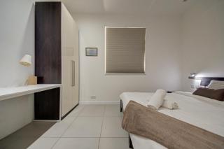 Spinola Bay 2 BR Apartment w Jacuzzi & Sea View - 7