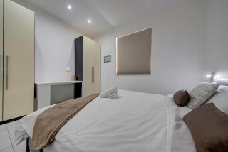 Spinola Bay 2 BR Apartment w Jacuzzi & Sea View - 2