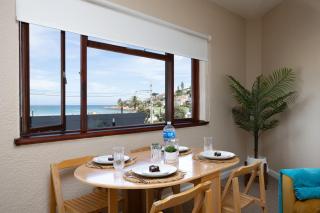 Beach Front Retreat in Fish Hoek - 7