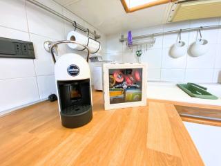 Modern Two-Room Apartment with Free Parking - 2