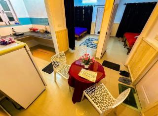 PS4 Pro ,1BHK , 2 King Beds , Kitchen Bathroom - 3