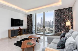 Luxury 1BR Apartment with Burj Khalifa View at Sterling - 1