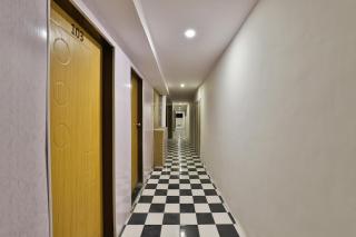 OYO 29275 Hotel Mayura - 9