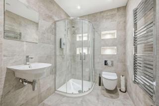 Modern & Spacious Studio Apartment in Leicester - 7