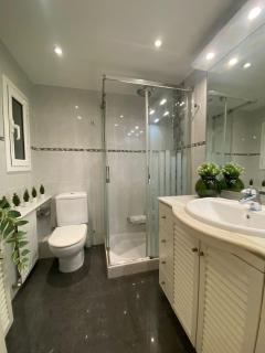 Centric Apartment with Balcony - 7