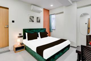 Collection O Adajan Formerly Hotel Sky Palace - 7