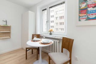 Cosy Studio in Gdynia Center with Desk for Remote Work by Noclegi Renters - 3