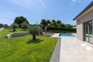 Villa Flores by Briskva - 6