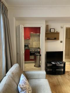 NELL GWYNN HOUSE - Cosy, Bright, Studio Apartment, Sloane Square, London - 2