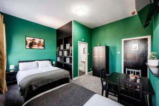 Upper Floor - Room 2 - 8