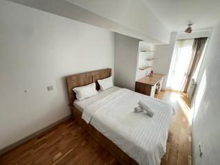 Airport FlyHub Chic Apartment - 7