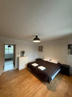 Private Rooms-Shared kitchen&bathroom- No host on site - 6