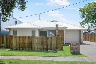 Two Queen BR - Modern & Moments from the city! - 1