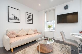 Baker Street Residence - 3